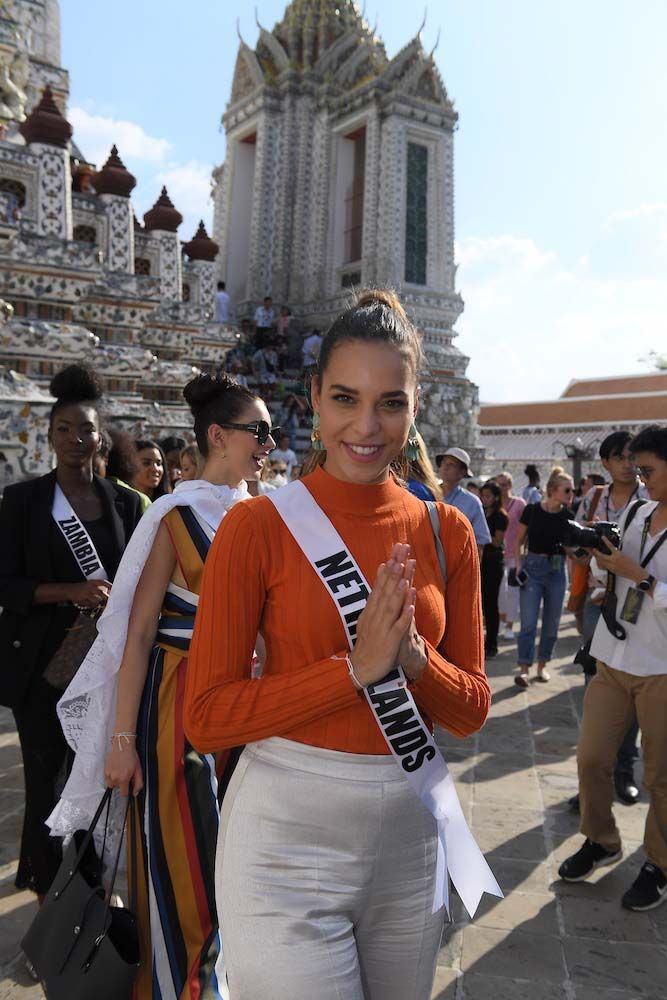 ผู้เข้าประกวด "มิสยูนิเวิร์ส" ล่องเรือชมวิถีชีวิตริมฝั่งแม่น้ำเจ้าพระยา